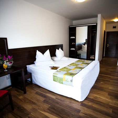 Roata Faget Inn Cluj-Napoca Ngoại thất bức ảnh
