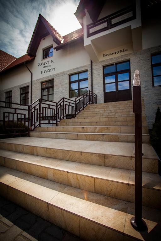 Roata Faget Inn Cluj-Napoca Ngoại thất bức ảnh