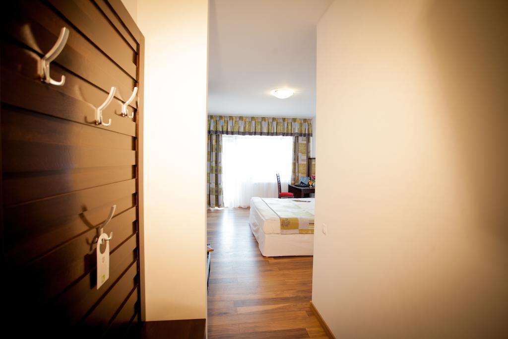 Roata Faget Inn Cluj-Napoca Ngoại thất bức ảnh